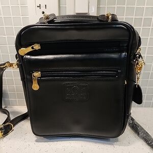 Nwt! Chenson crossbody messenger Bag